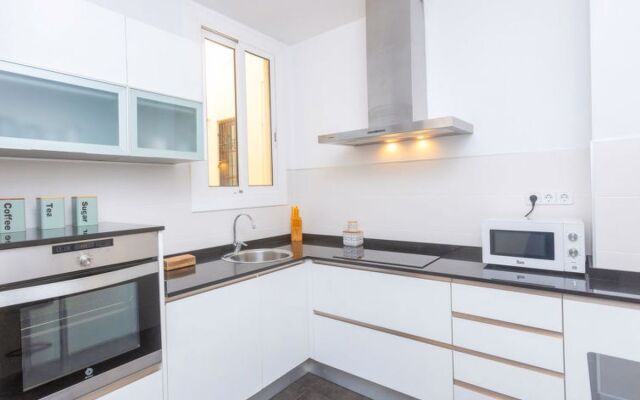 Eix.Dret:Roger de LLuria/Valencia