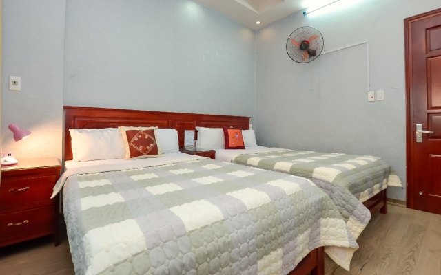 OYO 1065 Song Long Hotel near Thu Cuc International General Hospital – Guest Rooms – Hanoi