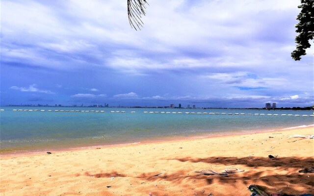 Bang Saray - Lake & Pool Views