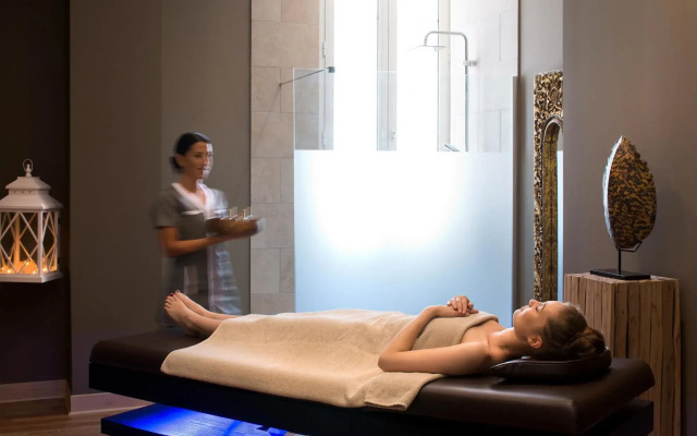 Grand Hotel Des Sablettes Plage, Curio Collection By Hilton