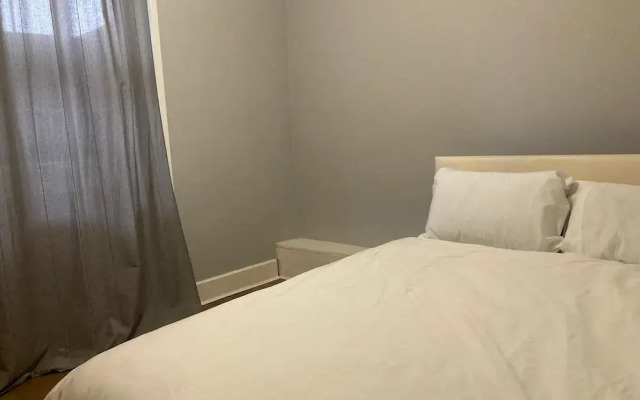 Three Bed Two Bath Apartment in London