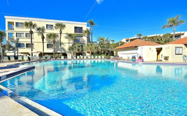 Land's End 204 Building 9 Beachfront Condo / Updated / Gated