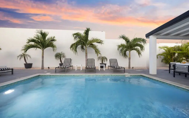 Tides Villa 4BR Private Pool Walk to the Beach