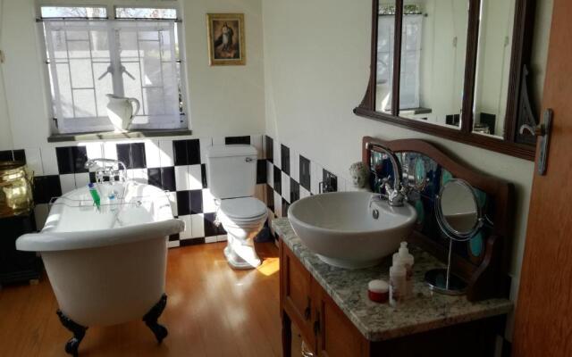 29onTait Guest House