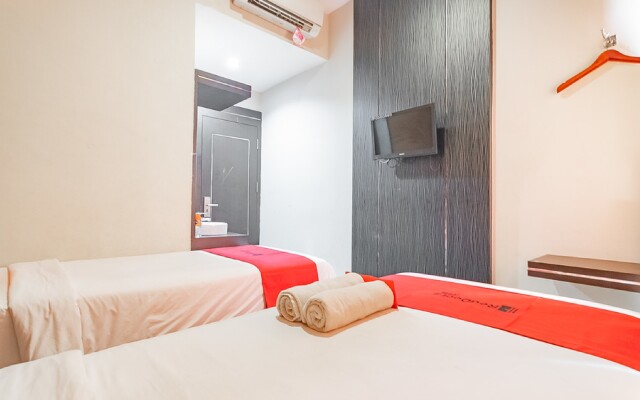 RedDoorz near Stadion Sanaman Mantikei