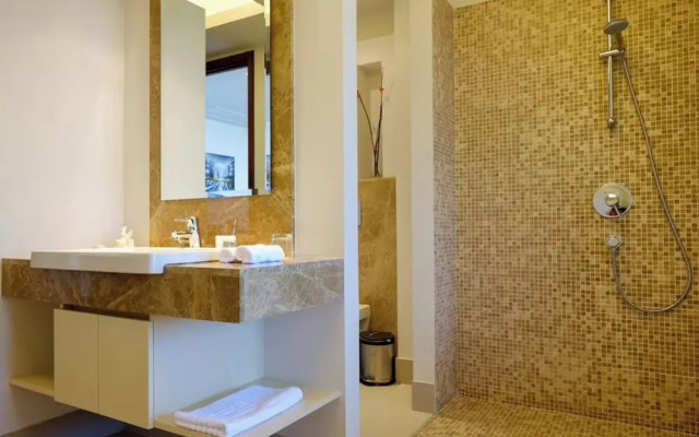 "panoramic Seaview 650sqm 4br Pool Villa 2 min Drive to Naithon Beach"