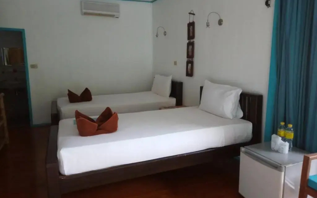 Blu' Beach Bungalows