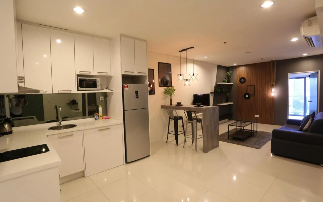 Mercu Summer Suites @KLCC by Veedu Hauz