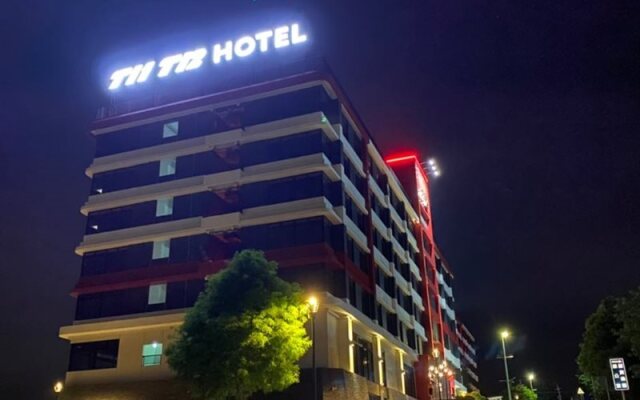 T11 T12 Hotel