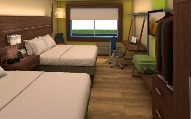 Holiday Inn Express & Suites Kingdom City, an IHG Hotel