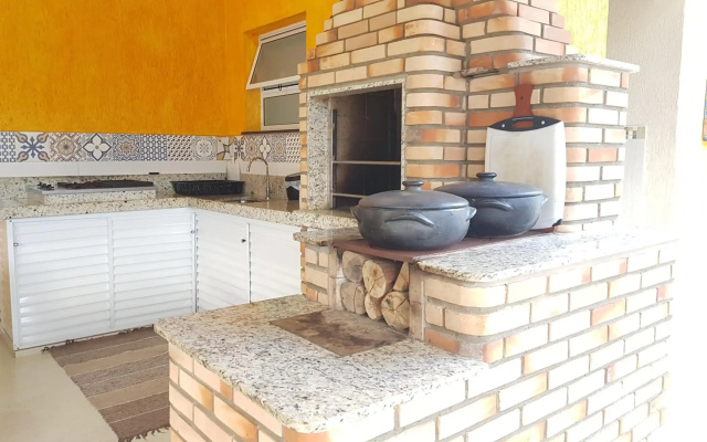 LINDA CASA TERREA UBATUBA - piscina, wifi, AC, churrasqueira, praia Lagoinha