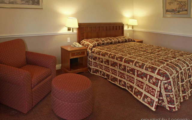 Legacy Inn and Suites