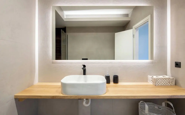 Nova 1-Bedroom Apartment in Athens