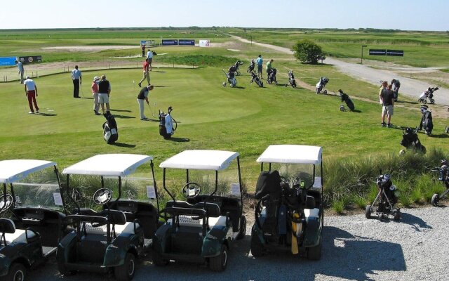 4 Person Holiday Home on a Holiday Park in Romo