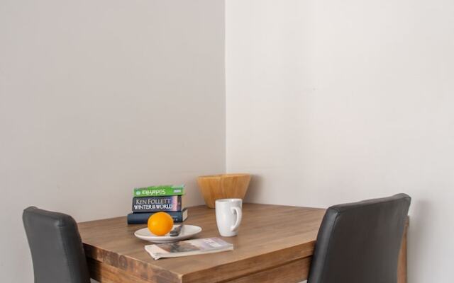 Four Seasons Apartments