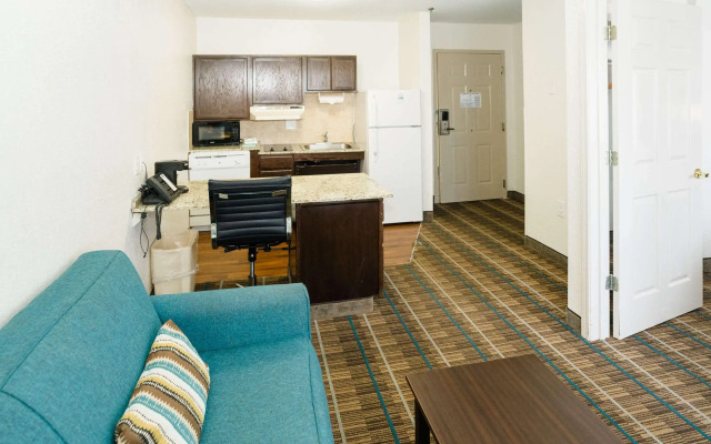 Mainstay Suites Knoxville Airport