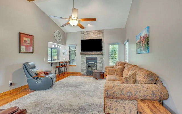 Near Dtwn Eureka Springs: Holiday Island Home!