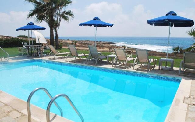 Sea Front Villa, Heated Private Pool, Amazing Location Paphos 323