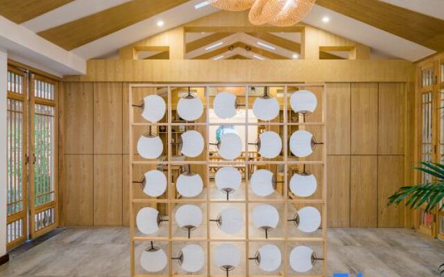 Lijiang Wuhua Review Free Designer.dream.youyin aesthetics.pool.meisu (Lijiang Ancient City Center)