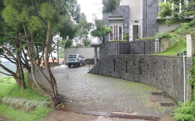 Villa Babeh Dago Pakar