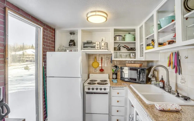 Charming Brian Head Condo Rental w/ Ski Shuttle!