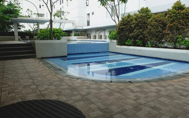 Great Location And Comfy 2Br At Bassura City Apartment