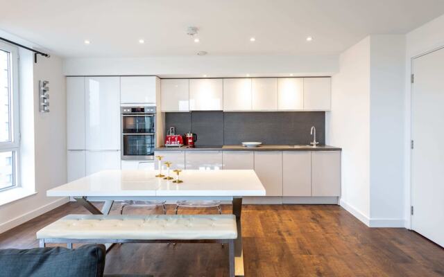 Stunning Brentford Penthouse