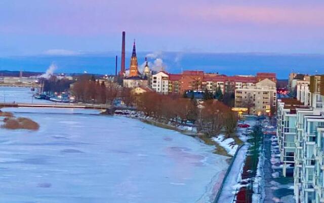 The River 31, Baritoni