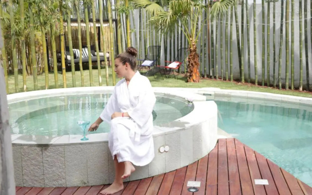 Casa Flores Hotel & Spa