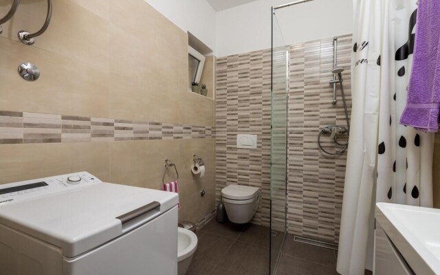 Nice Apartment in Lovran With Wifi and 1 Bedrooms
