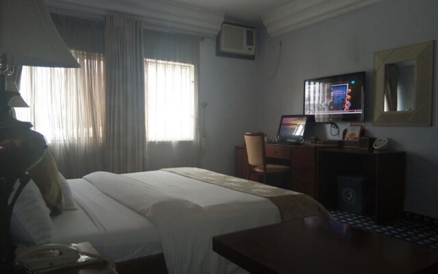 Paris Choice Hotels & Resort Wuse