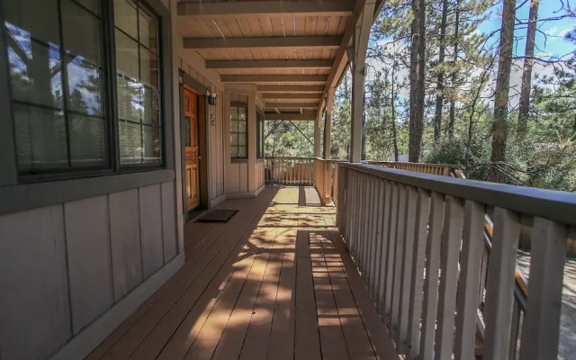 Crater Lake Villa