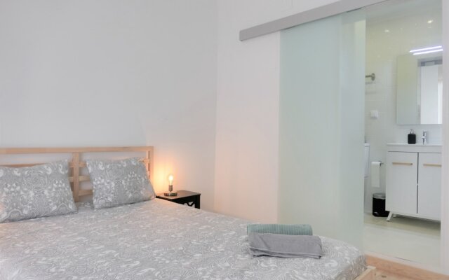 TT Anjos Lisbon Rooms