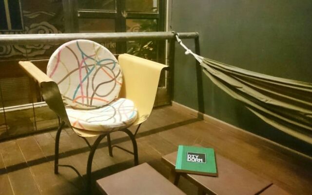 DIY Dorm - Hostel