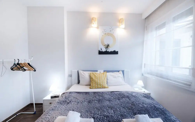 Budapest Easy Flat - Penthouse Basilica
