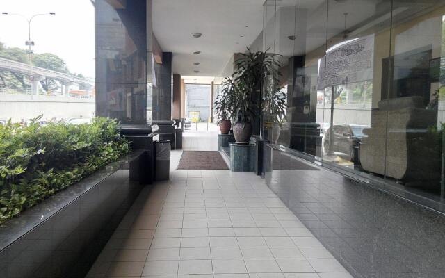 Mandarin Court Hotel