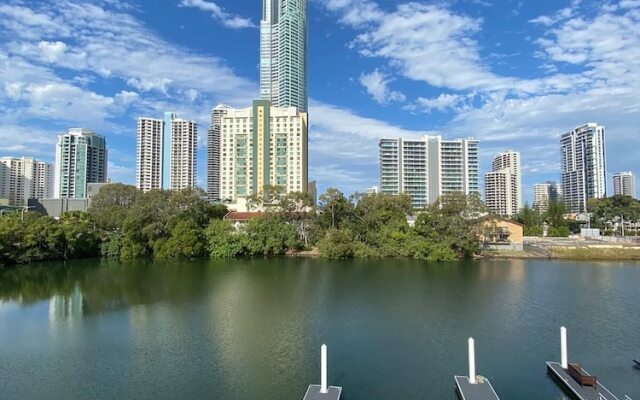 Gold Coast Private Villas - Waterfront Villas