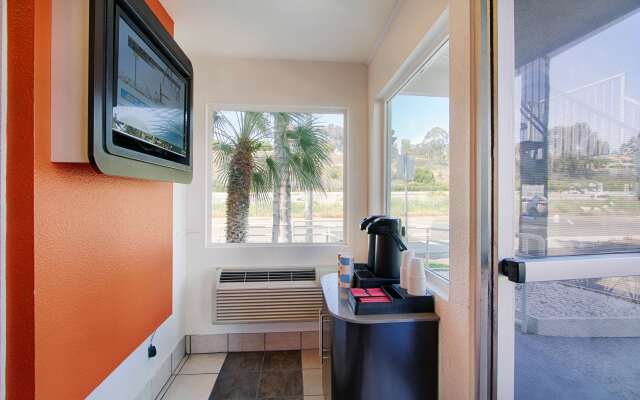 Motel 6 La Mesa, CA - San Diego