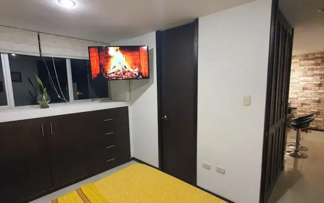 Modern Miravalle Apartment