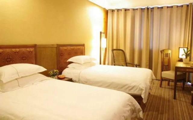 Sunshine 100 You Tan Hotel