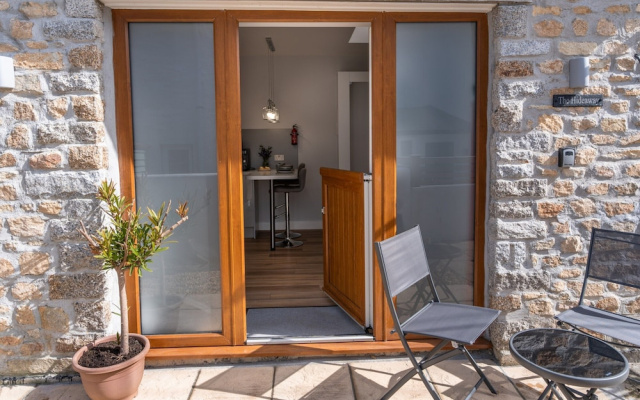 Cozy Holiday Apartment in Porthleven, No Deposit