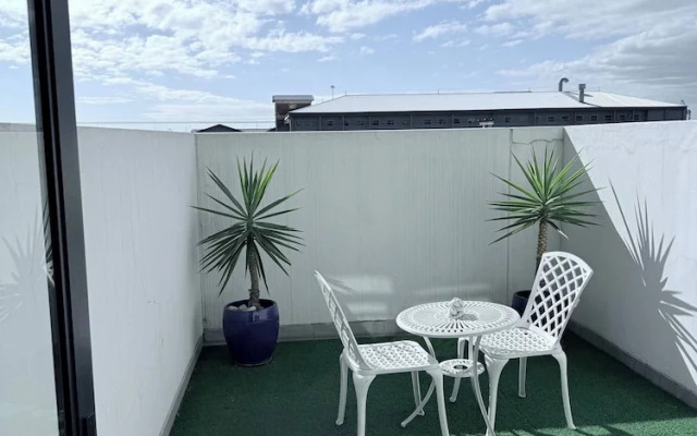 Chick and Luxurious Studio