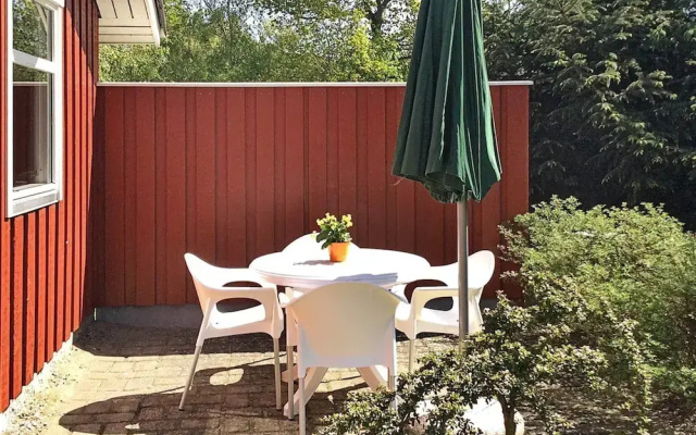 Unique Seaside Holiday Home in Hadsund near Terrace
