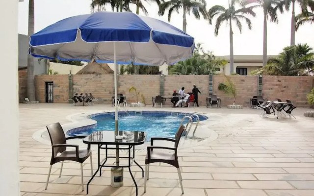 Continental Hotel by R&K Suites