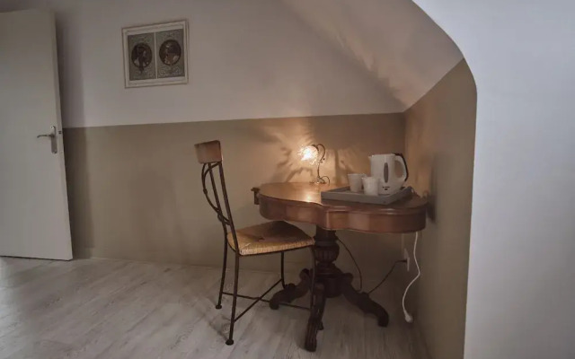 A L'ombre des Pommiers