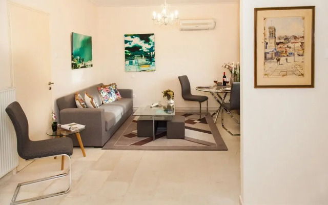 Glamorous Modern Aprt in Palaio Faliro