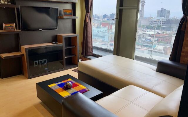 Apartment Downtown with Balcony 12 C