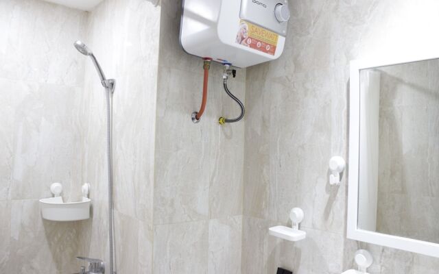 Modern Chic Studio Room at Grand Asia Afrika Apartment