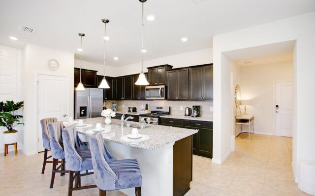 5 Bdrm 5 Bathrm Home at Solterra