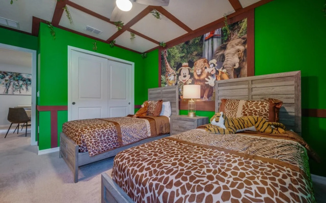 Equisite Windsor Island House